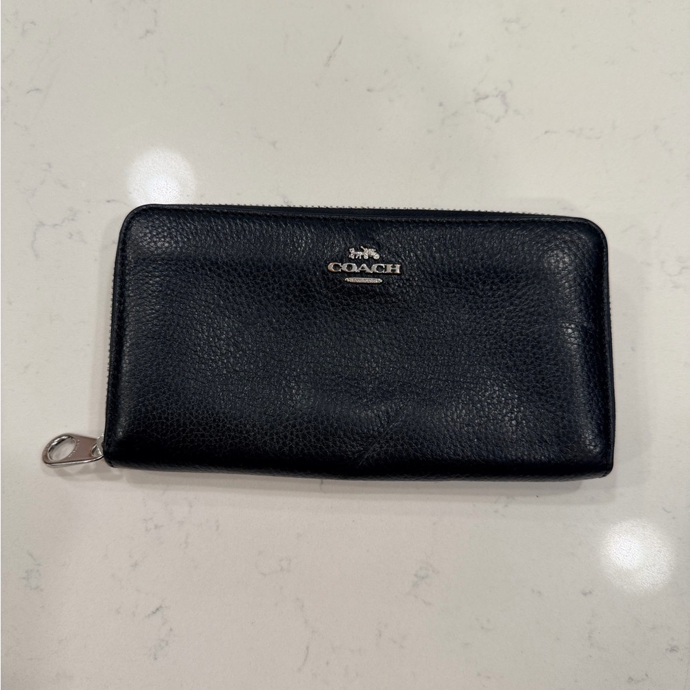 Coach Outlet Black Leather Zip Wallet